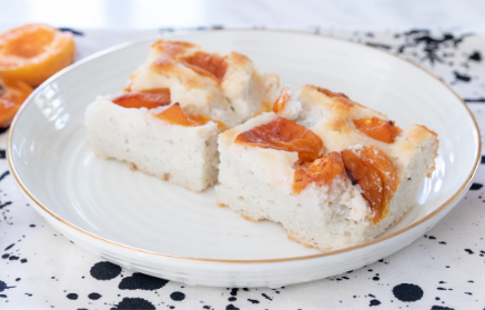 Fitness recept: Meruňkový hrnkový koláč se svěží chutí