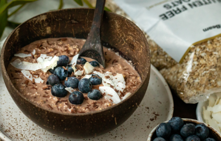 Fitness recept: Kokosovo-kakaová ovesná kaše přes noc